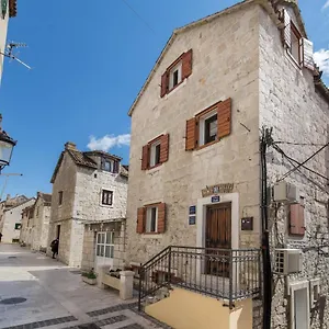 Mirula 3*, Split Croatia
